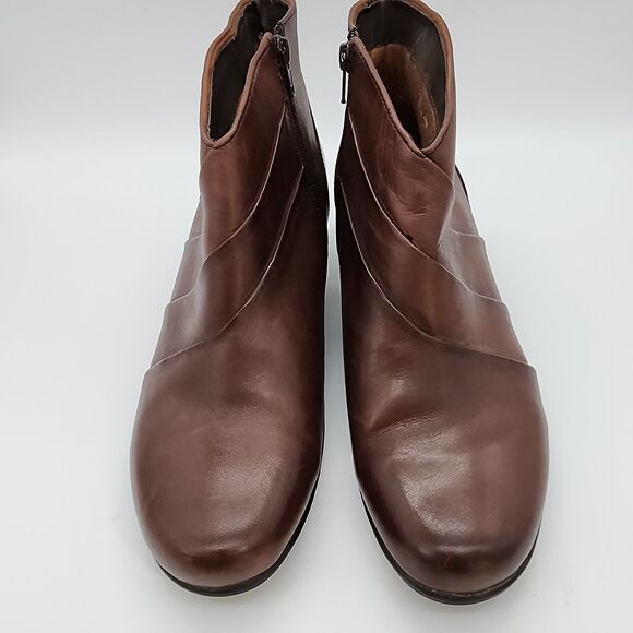 Earth Spirit Classics Fiona Ankle Boots Womens 10 Brown Leather Pleated Booties - Picture 2 of 12